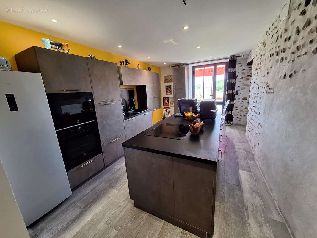 Charmante maison Gasconne 145m² Habitable avec 185m² de dépendances sur 1300m² de terrain - photo 10