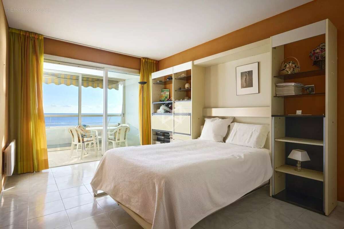 Appartement à VILLENEUVE-LOUBET