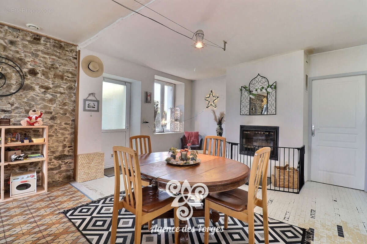 Maison à SAINT-CRESPIN-SUR-MOINE