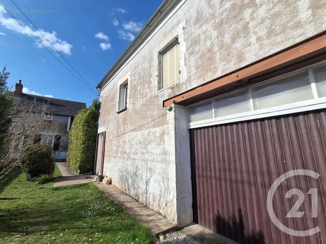 Maison à SOUGERES-EN-PUISAYE
