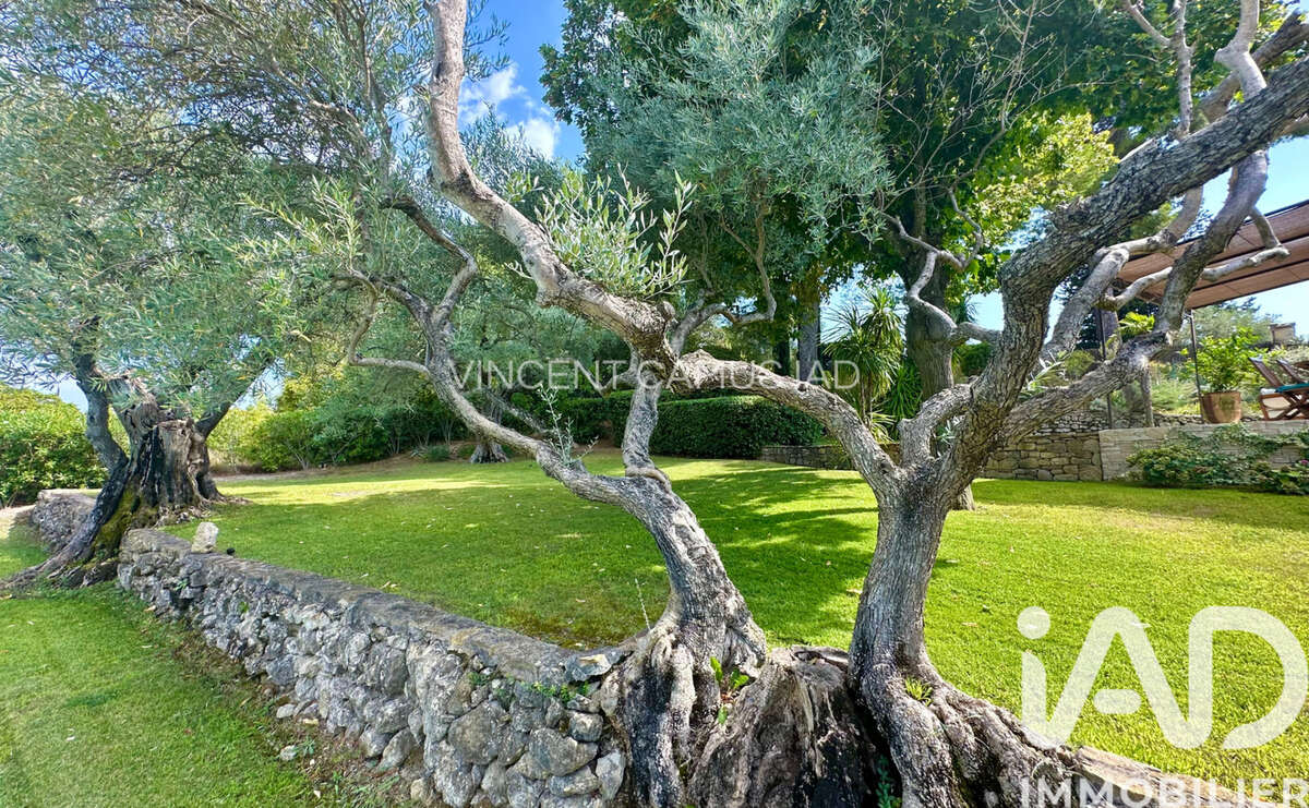 Photo 9 - Maison à LE CASTELLET