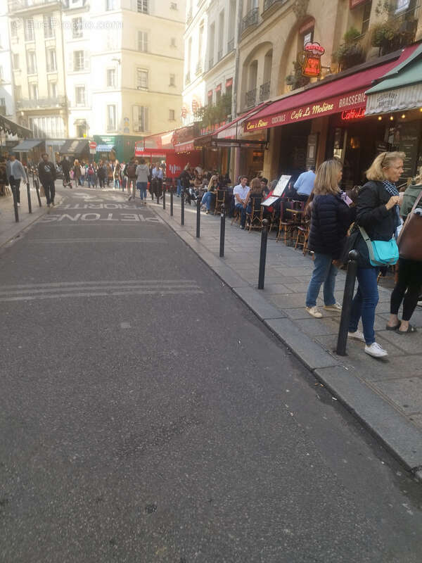 Commerce à PARIS-6E
