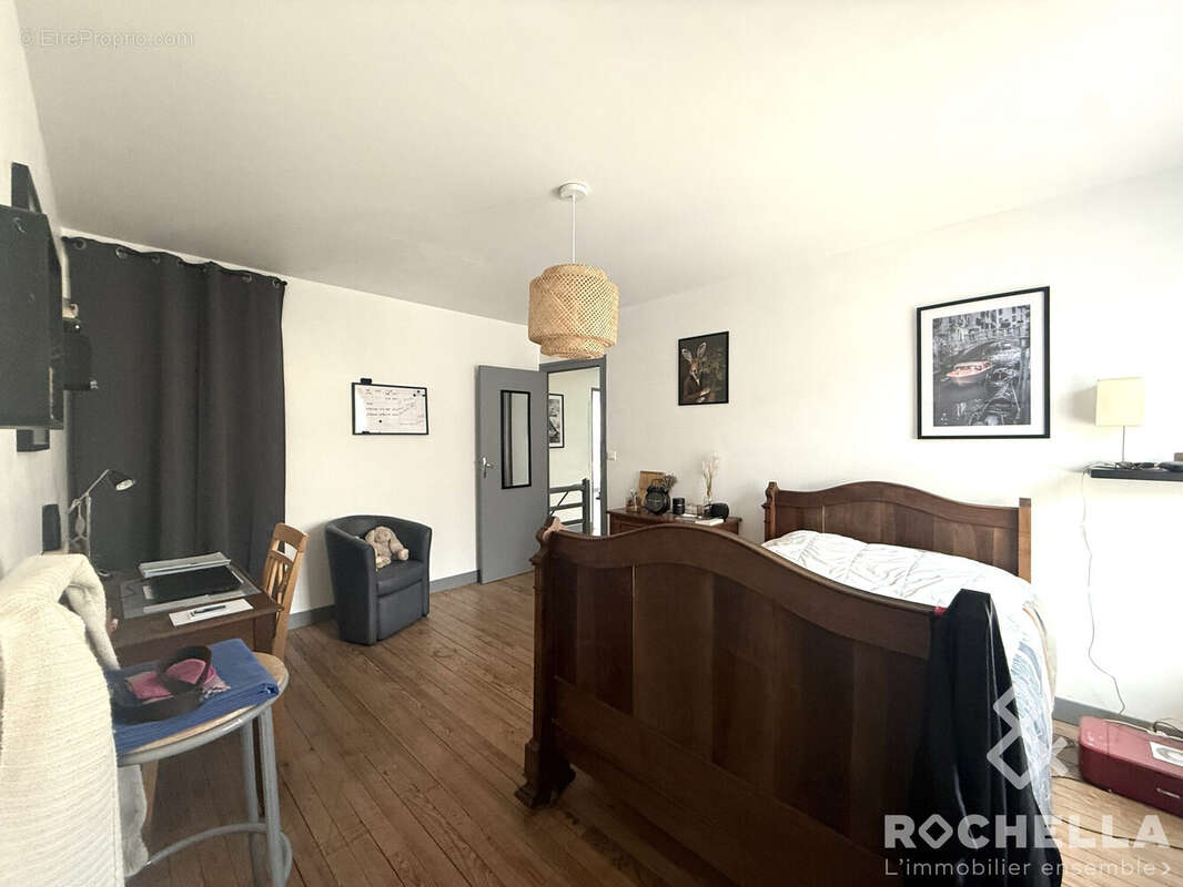 Maison à SAINT-JEAN-D'ANGELY