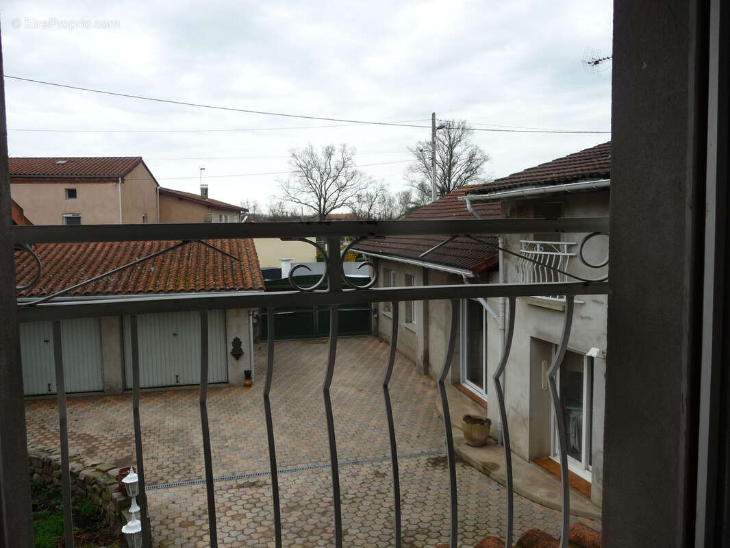 Maison à SAINT-ROMAIN-LE-PUY