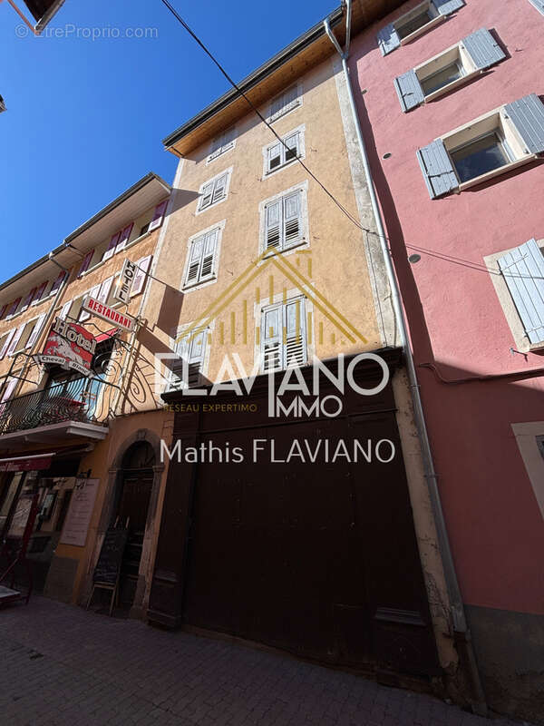 Immeuble - 5 appartements - boutique - plateau/x - photo 12