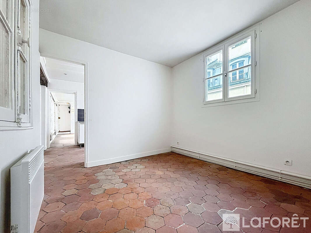 Appartement à PARIS-2E