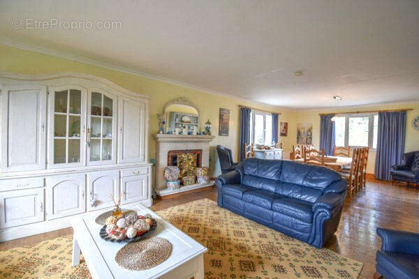 GITE - Maison à GENOUILLE