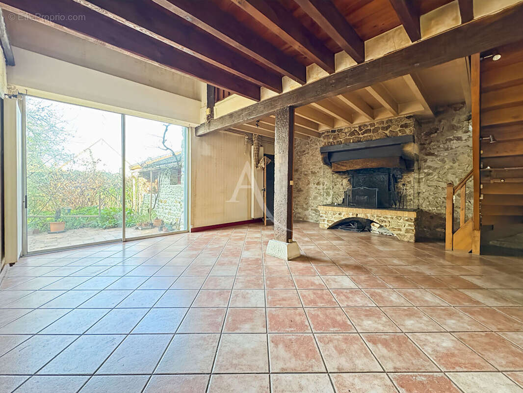 Maison à JANVILLE-SUR-JUINE