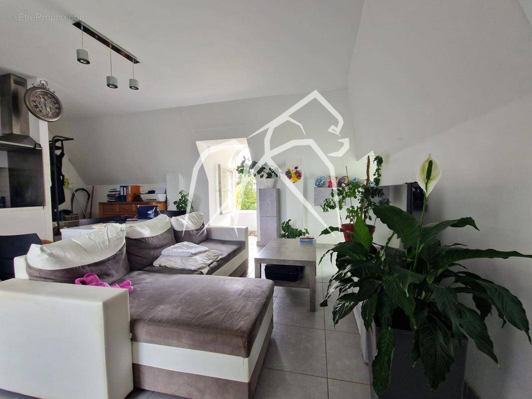 Appartement à BOIS-L'EVEQUE