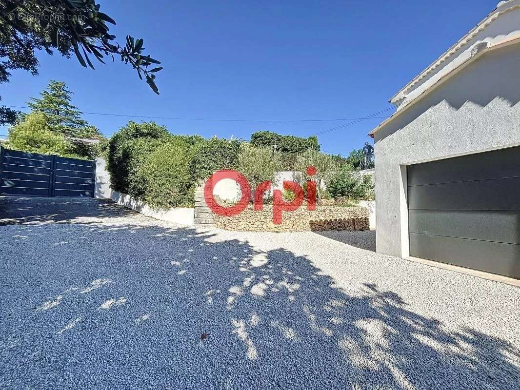 Maison à LES ISSAMBRES