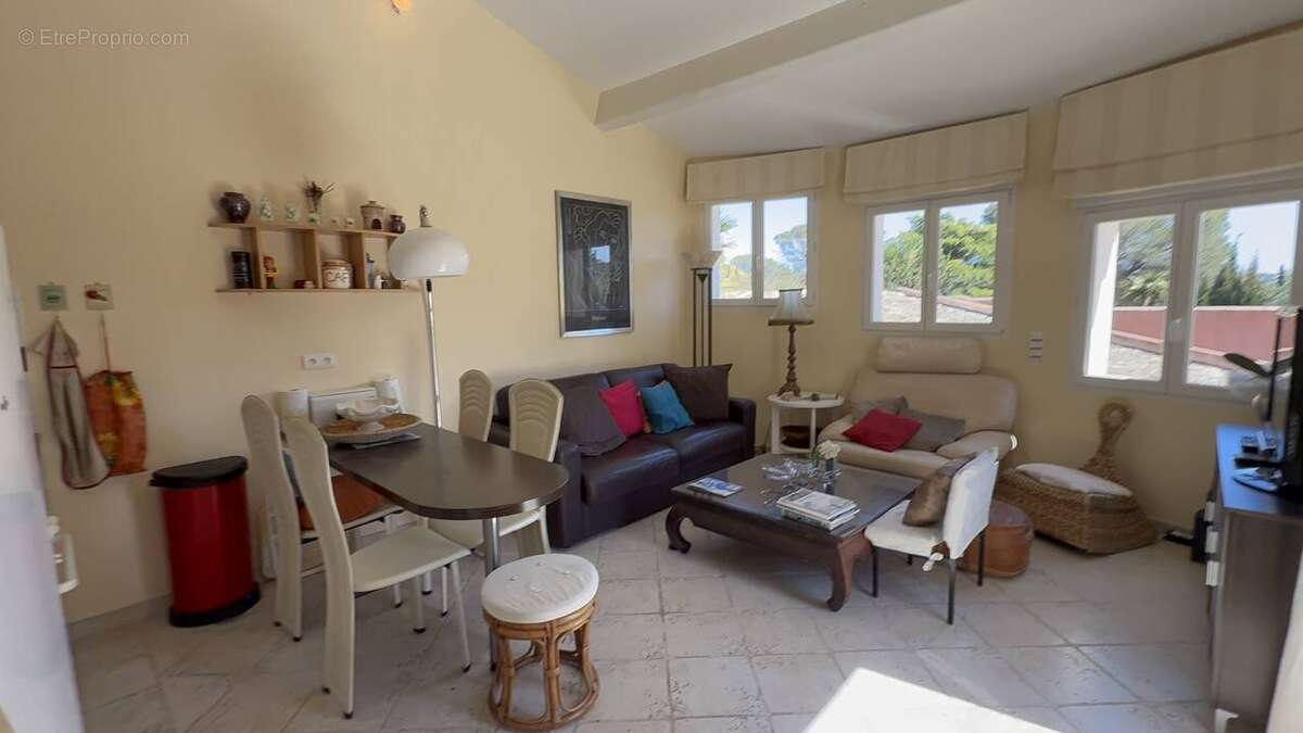 Maison à FREJUS
