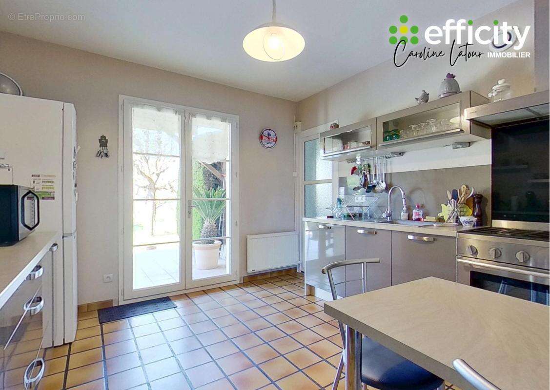 Maison à MONTROND-LES-BAINS