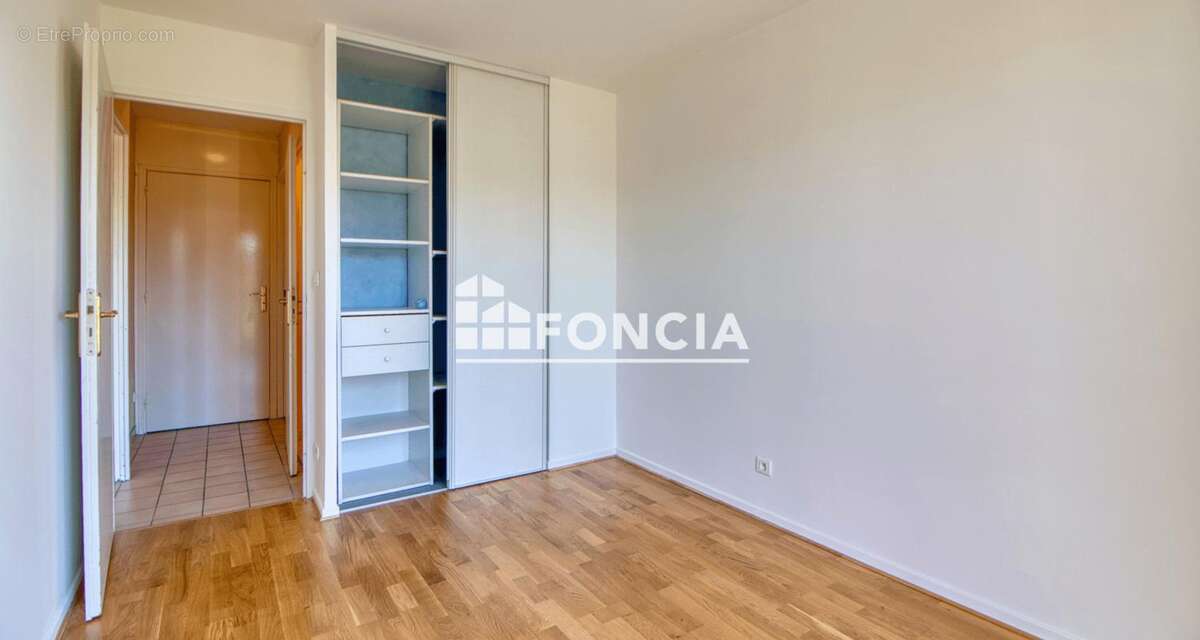 Appartement à VERNEUIL-SUR-SEINE