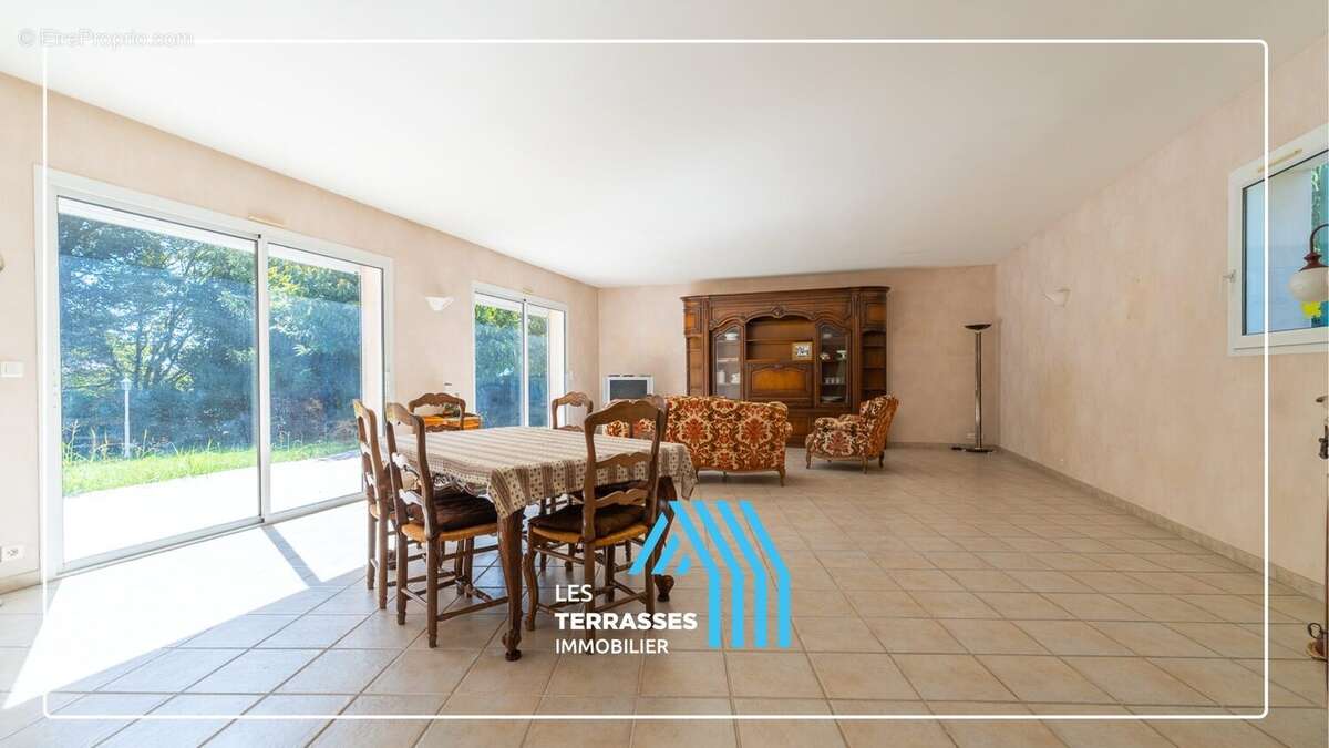 Maison à MONTELIMAR