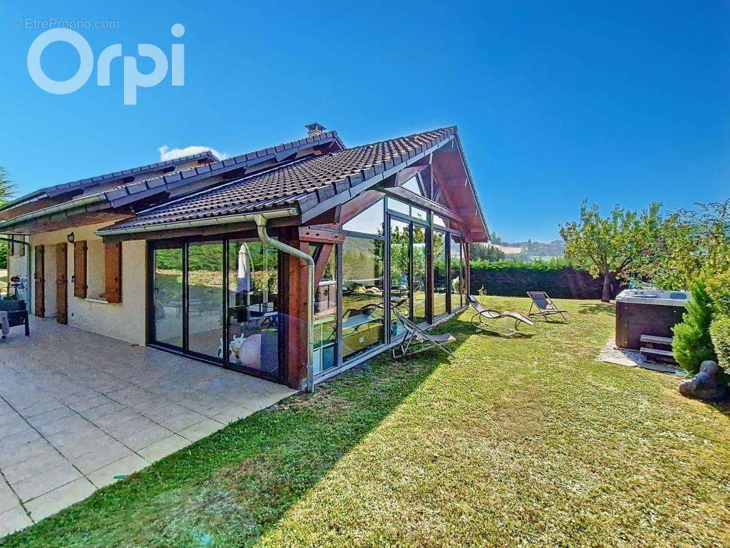 Maison à MONNETIER-MORNEX