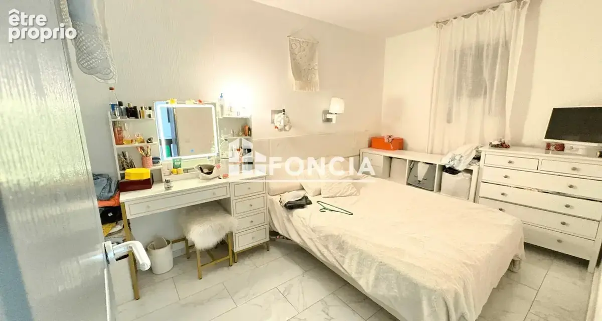 Cannes, bord de mer : T3 de 39 m² avec terrasse et vue mer, piscine résidentielle et parking privatif - photo 8