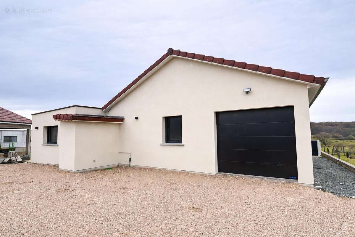 Maison 135 m² à Pusy-Et-Epenoux  - photo 4