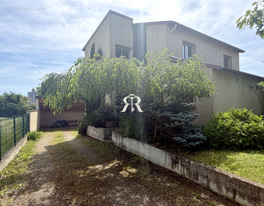 Maison d'architecte avec piscine et beaux volumes - photo 4