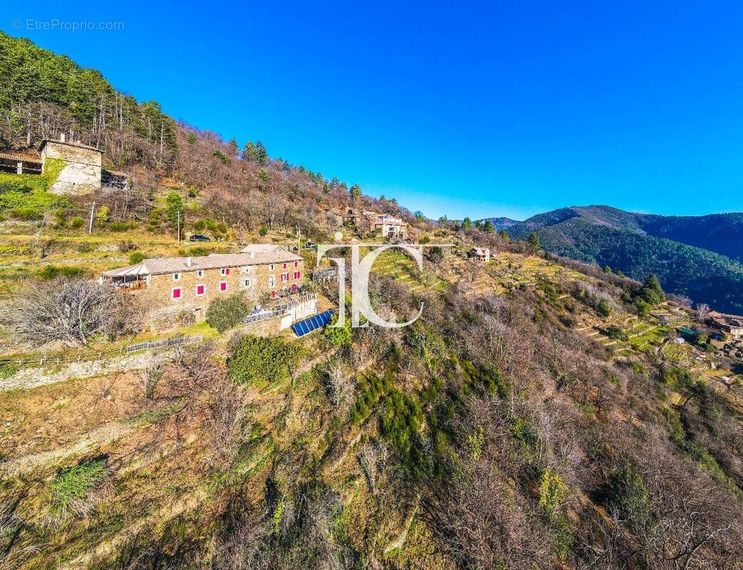 Maison à LABLACHERE