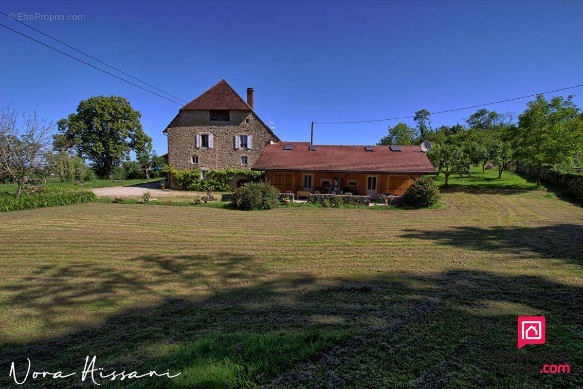 Maison à MONTMOROT