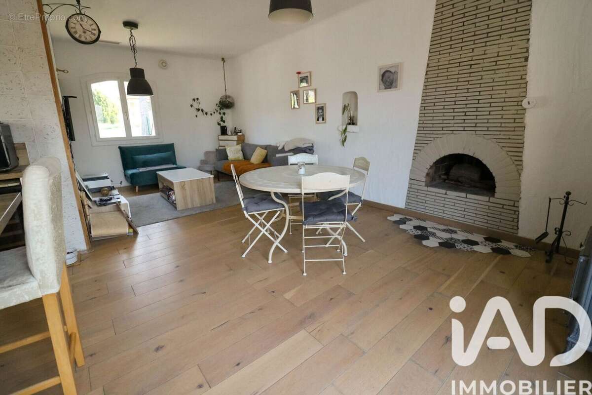 Maison 114 m² à La Roquebrussanne  - photo 6