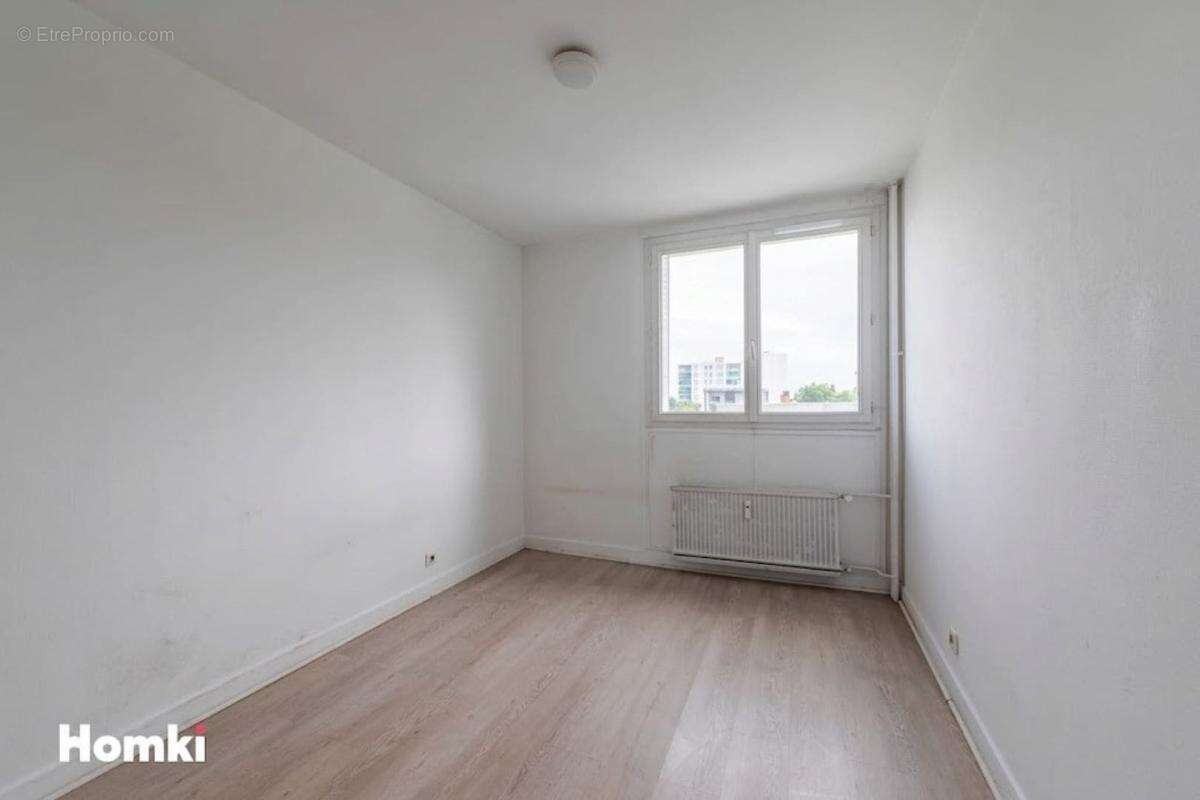 Appartement à PIERRE-BENITE
