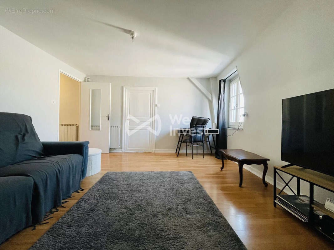 Appartement 408 m² à Riom  - photo 2