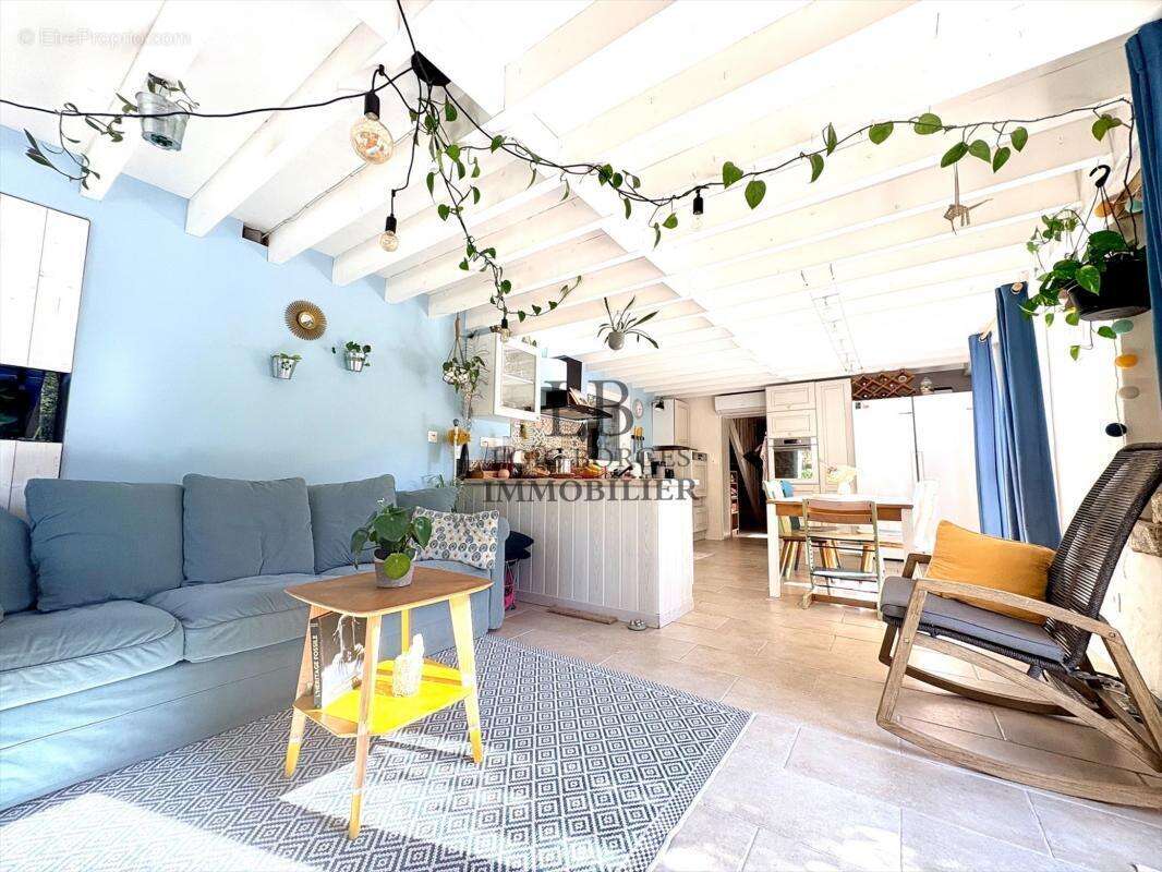 Maison à SAINT-LAURENT-DE-GOSSE