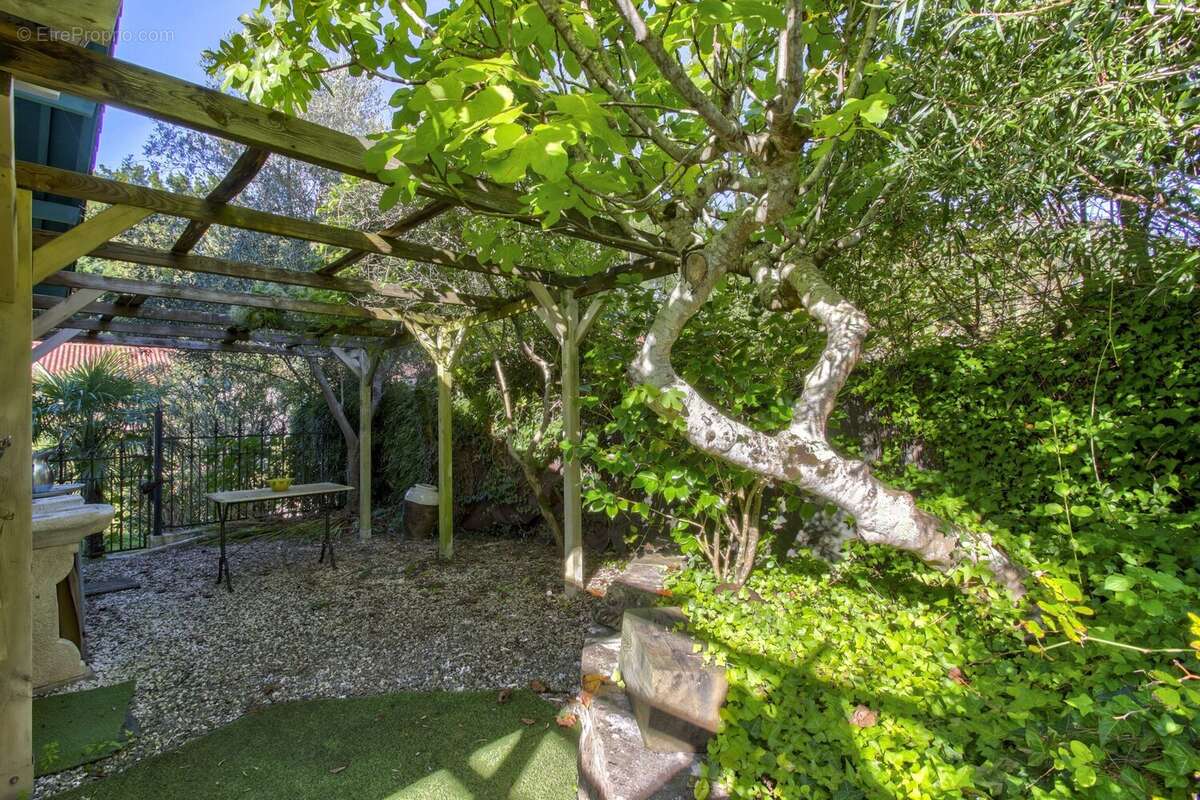 Maison à SAINT-PIERRE-D&#039;IRUBE