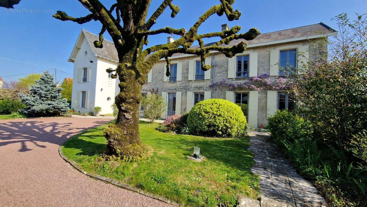 Maison à LA CRECHE