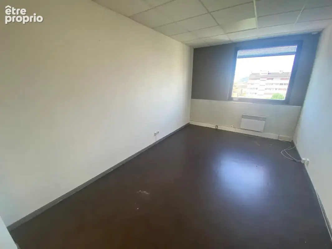 Bureaux 202m² à besançon - photo 6