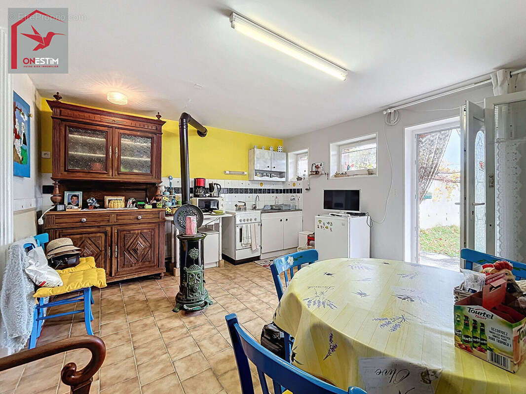 Maison à NOIRETABLE