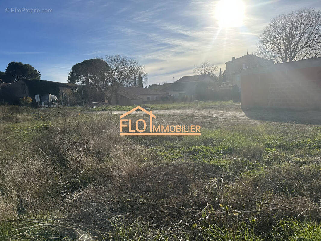 Terrain à FLORENSAC
