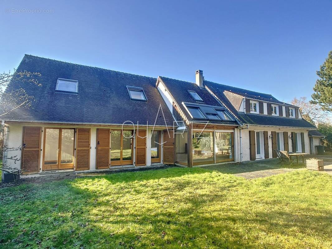 Calme et tranquillité pour cette vaste maison familiale - photo 2