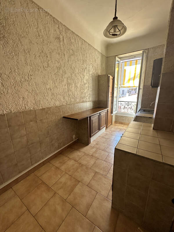 Appartement à MARSEILLE-5E