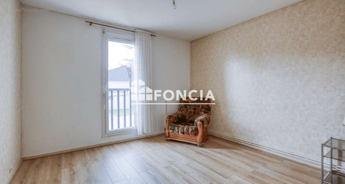 Appartement à AVRILLE