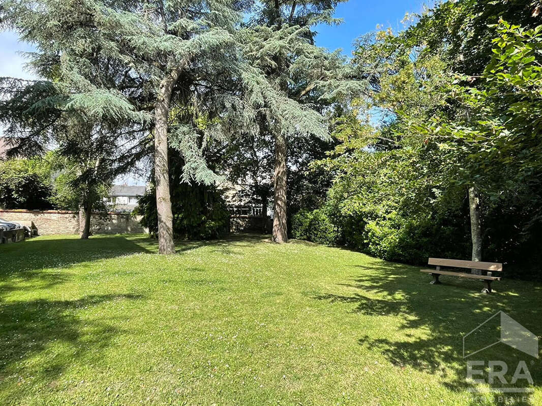 Studio lumineux avec terrasse ? Idéal investissement à Rennes - photo 6