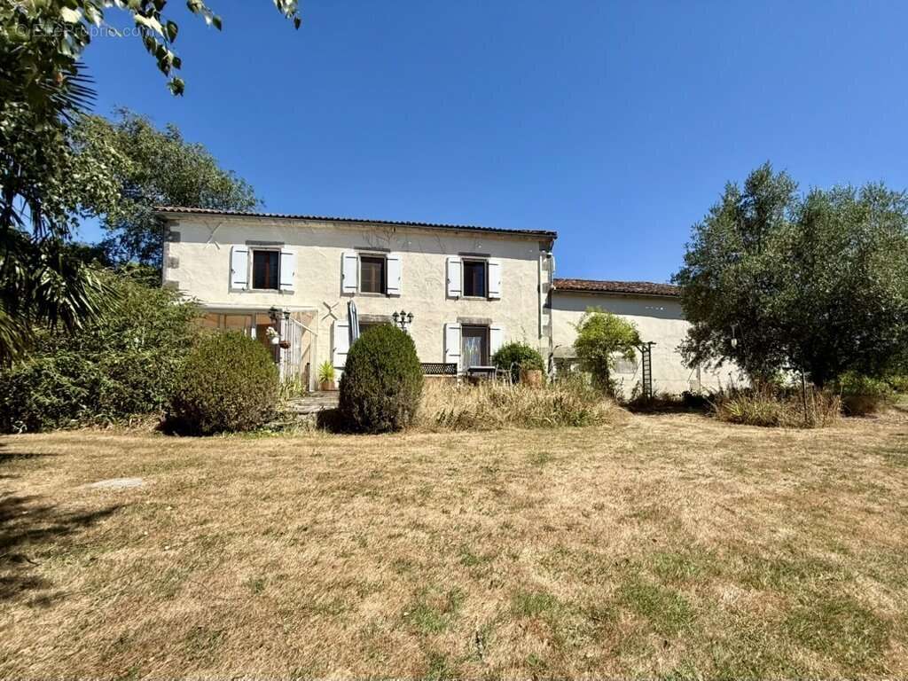 Maison à LE BOUCHAGE