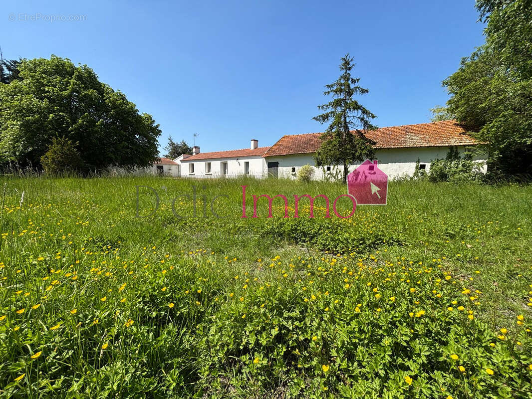 Maison à LE PERRIER
