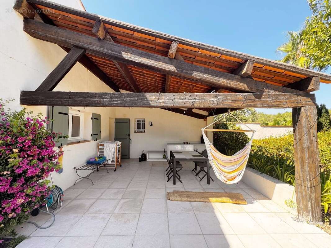 Belle villa familiale au calme absolu, rénovée et idéalement située - photo 10