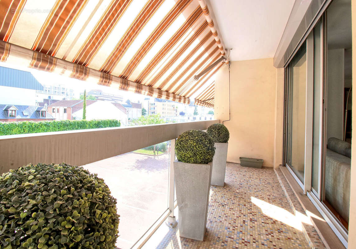 A vendre - bel appartement 4 pieces - garage - balcon - photo 7