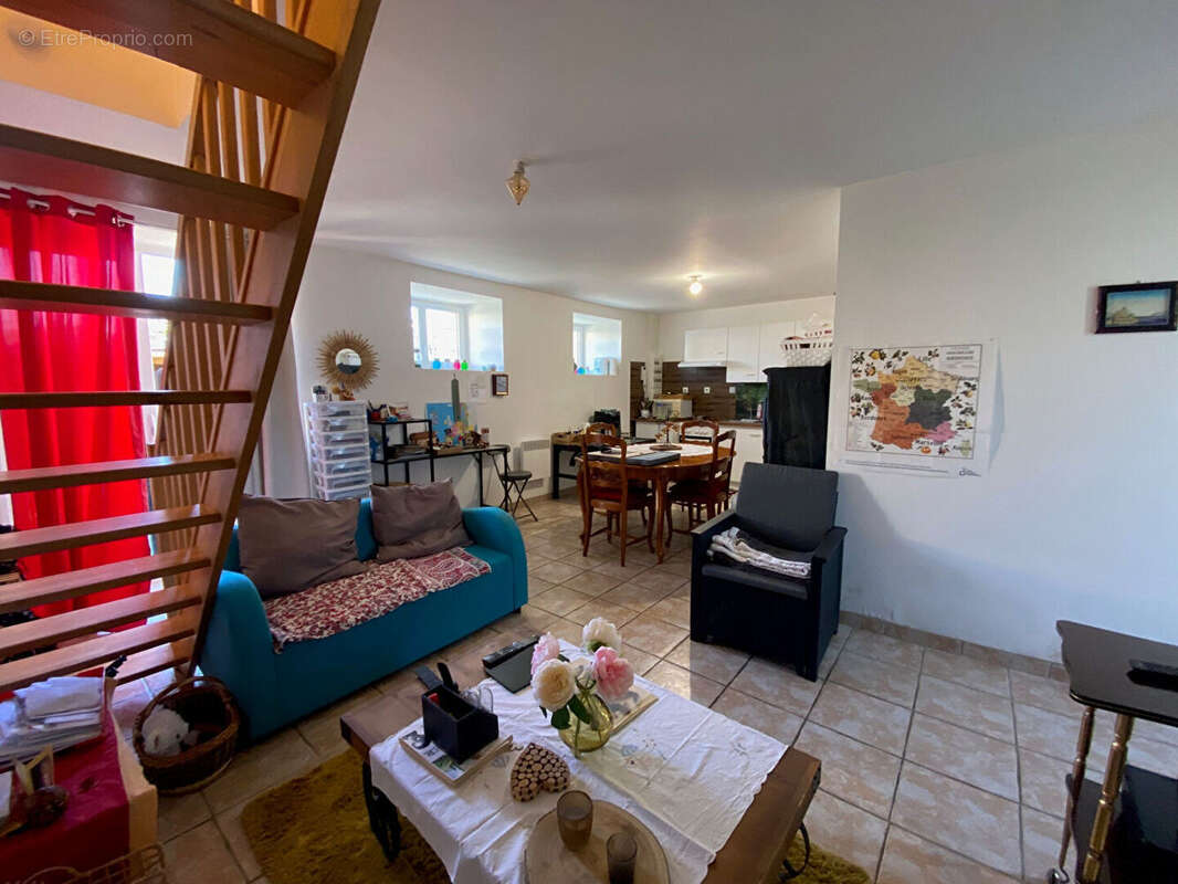 Maison à VEZIN-LE-COQUET