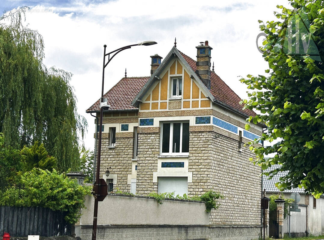 Maison à CHATRES