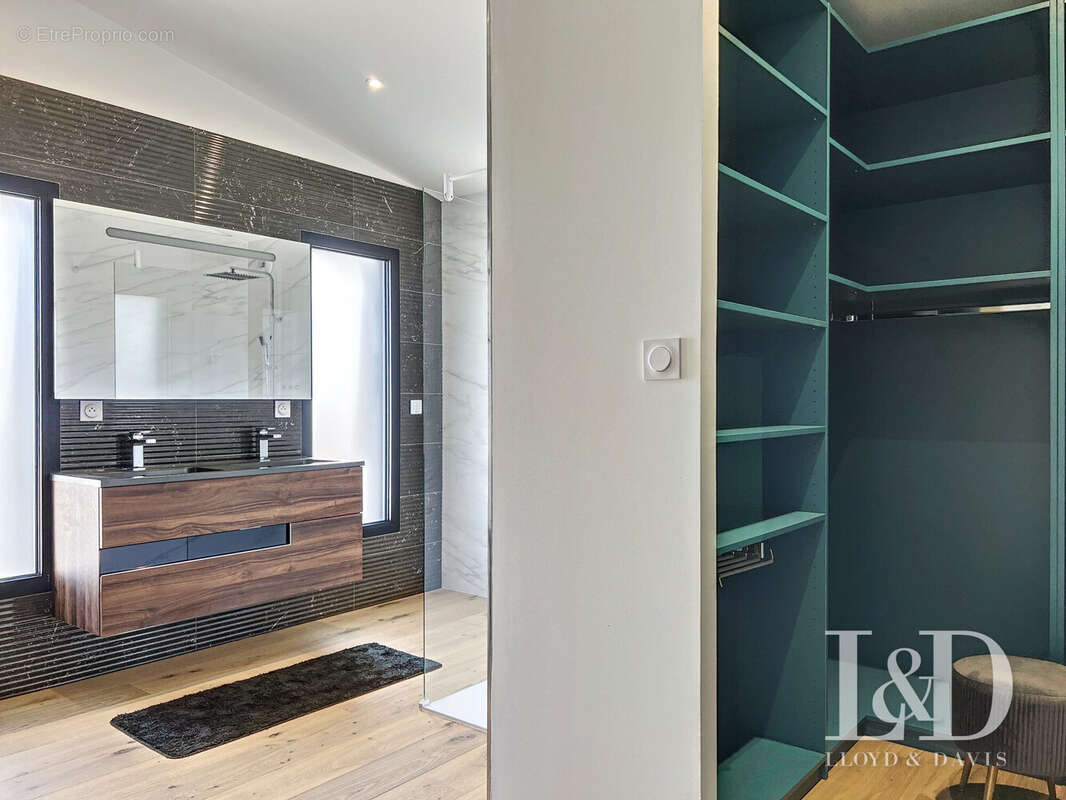 Maison à VAUX-SUR-MER