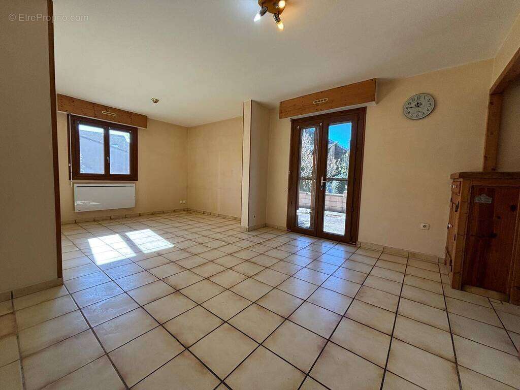 Appartement à GRILLY