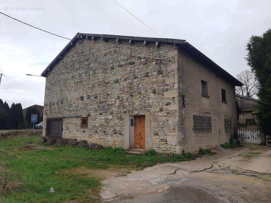 Maison à AULNOIS-EN-PERTHOIS