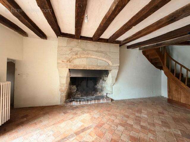 Maison à LONGUE-JUMELLES