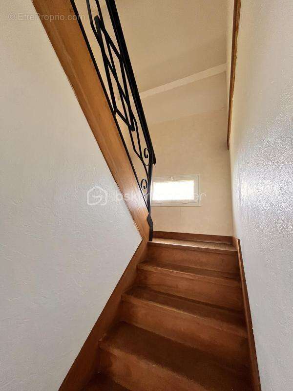 Maison 5 chambres, vie de plain-pied, sous-sol complet - photo 9