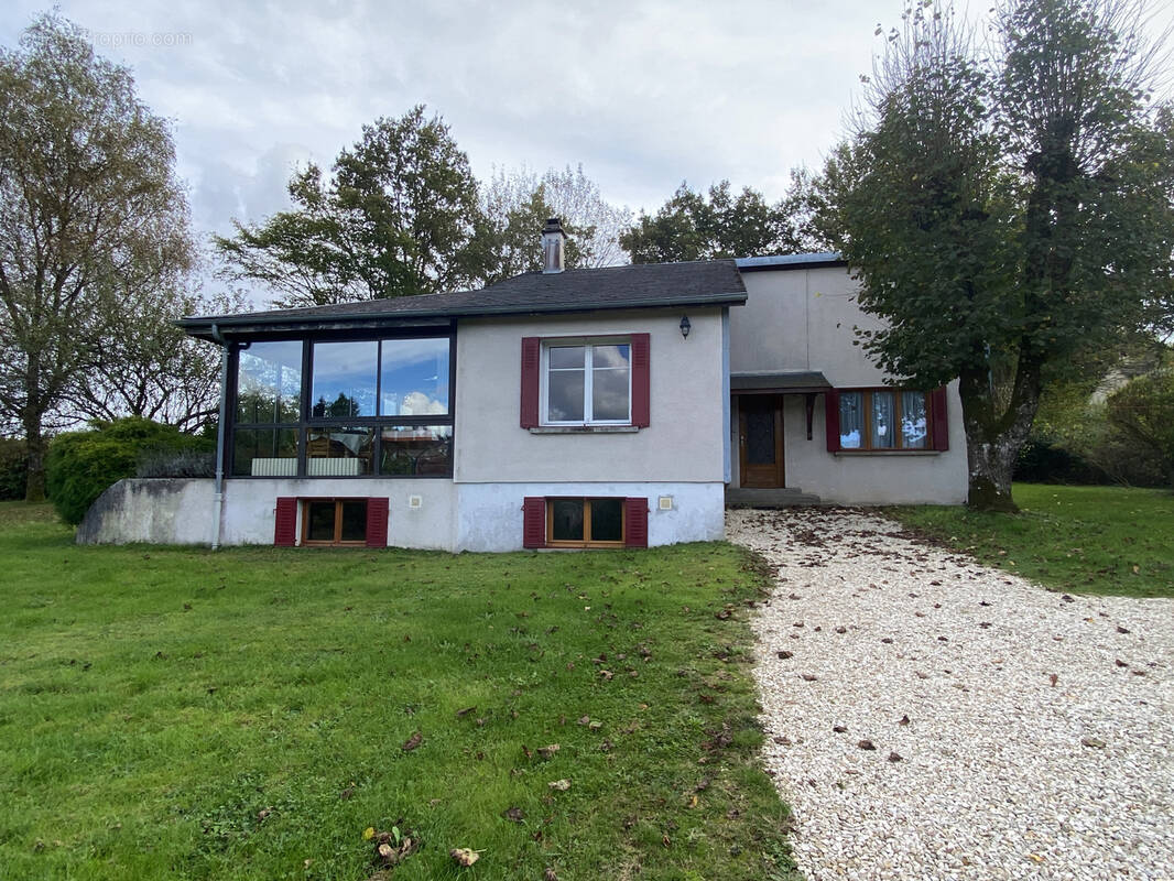 Maison à SAINT-MARTIN-DU-PUY