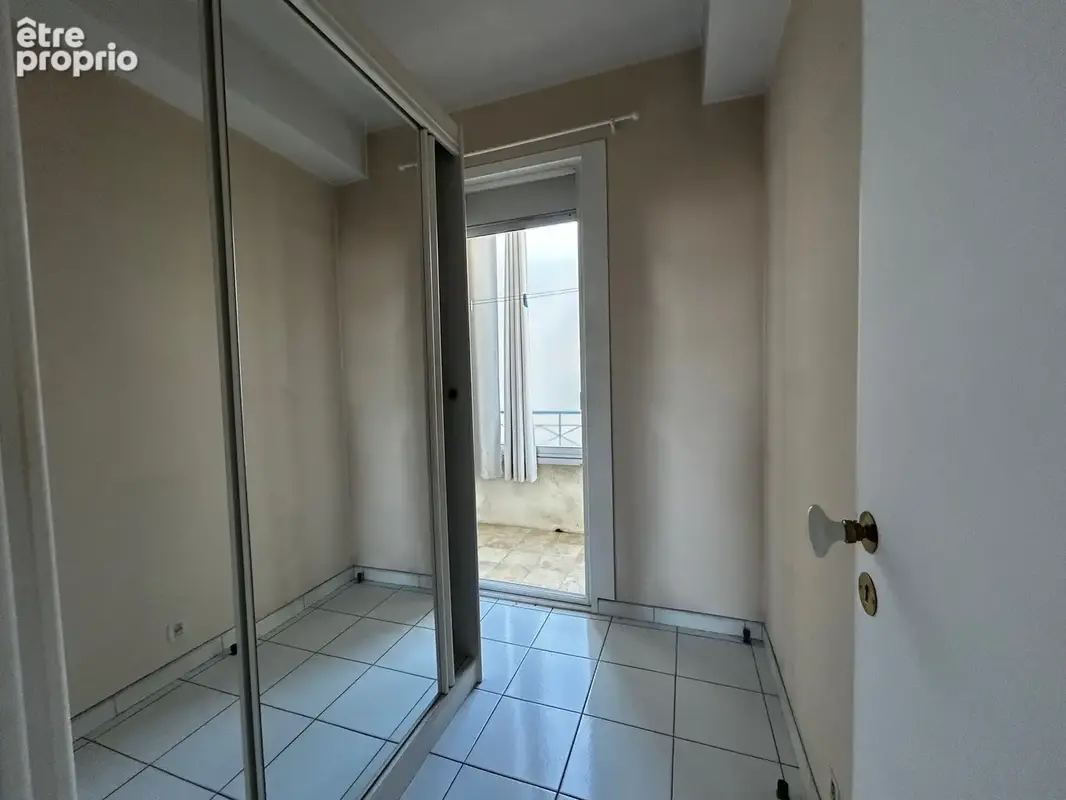 Appartement f3 - 6eme etage - residence securisee - secteur privilegie cours palmarole - photo 10